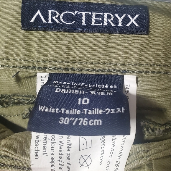 ARCTERYX Women’s Cropped Capri Cargo Green Hiking Pants - Picture 4 of 5